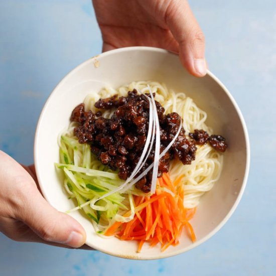 Zha Jiang Mian—Minced Pork Noodles