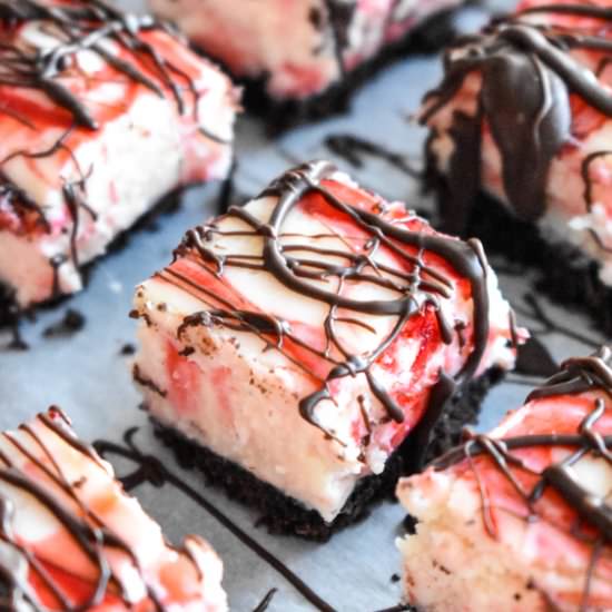 Peppermint Bark Cheesecake Bites