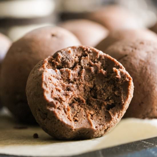 Healthy Oreo Truffles