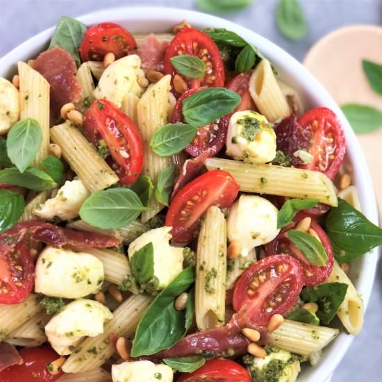 Caprese Pesto Pasta Salad