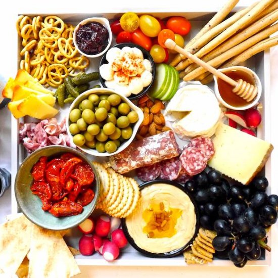 The Ultimate Christmas Snack Board