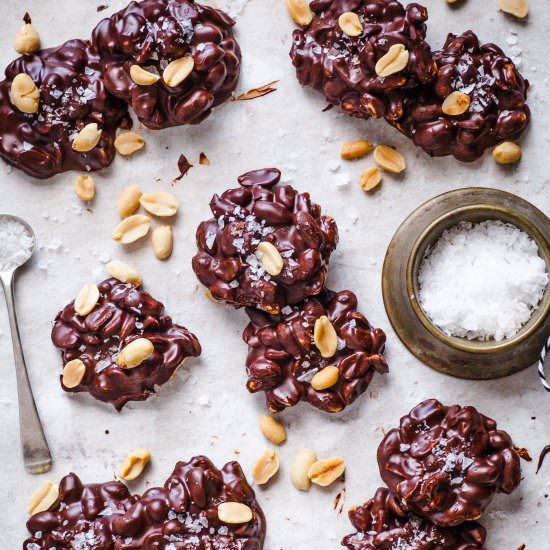 Salted Choc Peanut Clusters