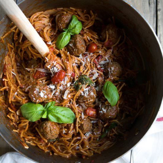 15 Min One Pot Spaghetti + Meatball