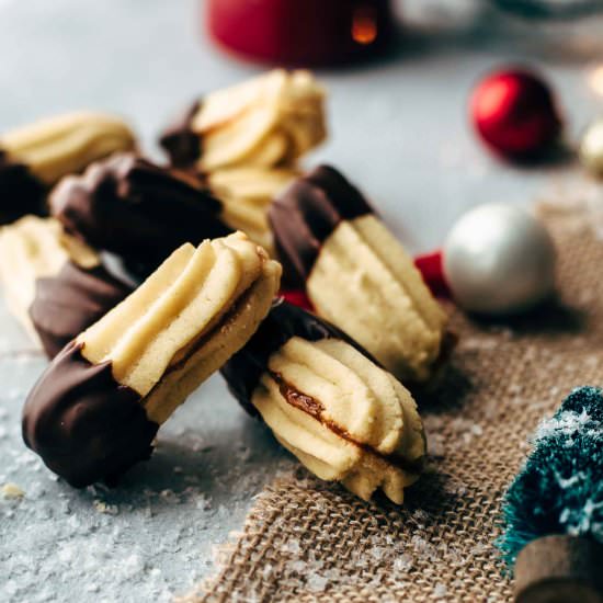 MY FAVORITE LINZER COOKIES