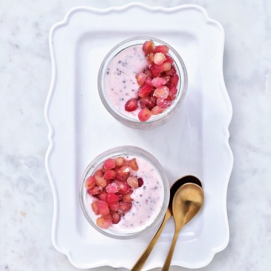 Raspberry pommegranate nicecream