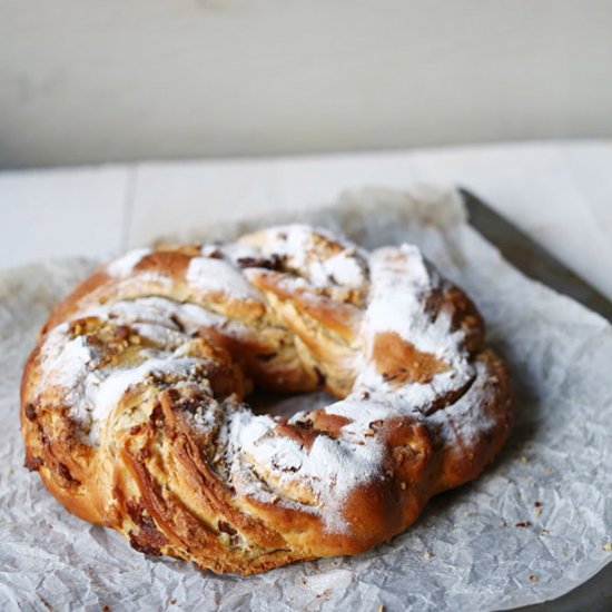 Dutch Christmas bread ring