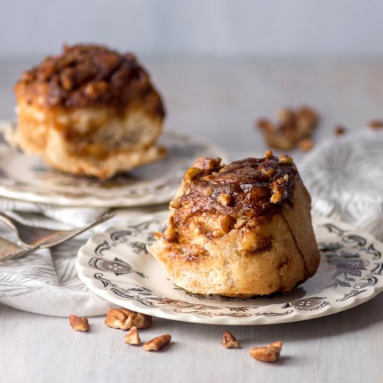 Sticky Pecan Cinnamon Rolls