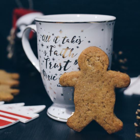 CLASSIC GINGERBREAD COOKIES