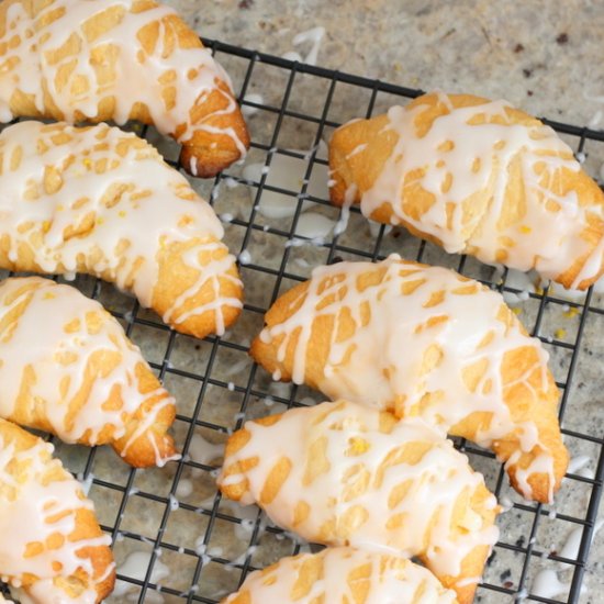 Lemon Cheesecake Crescent Rolls