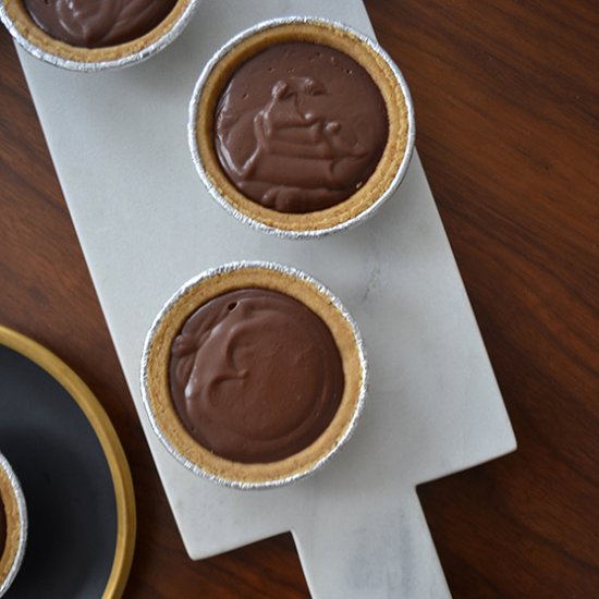 SMOOTH CHOCOLATE PIE WITH IRISH WHIP