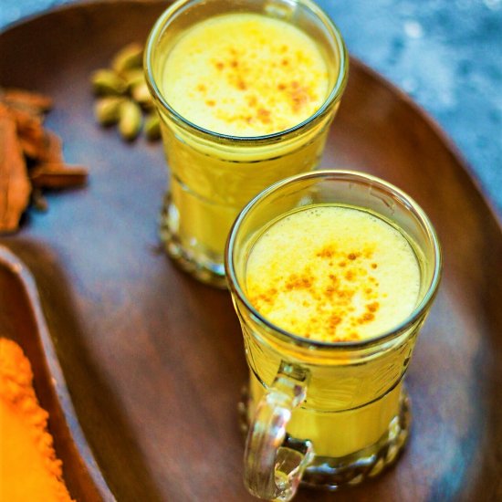 GOLDEN TURMERIC LATTE