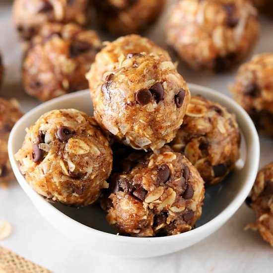 PB Chocolate Chip Granola Bites