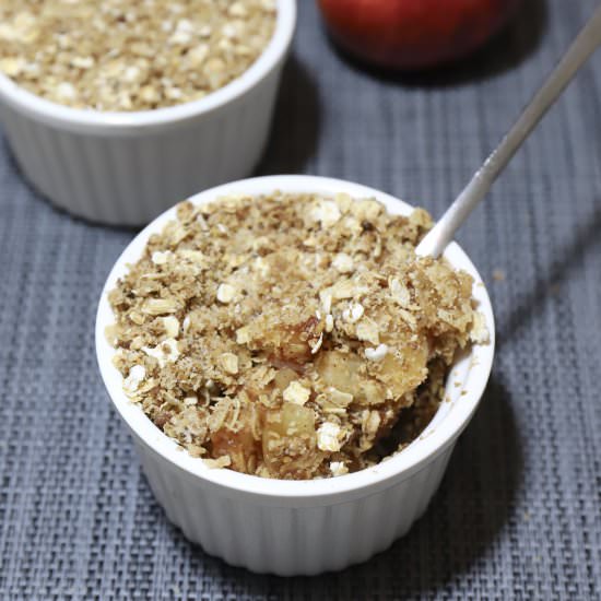 Healthy Apple Pie Breakfast Crisp