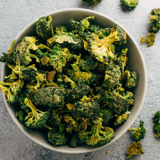 Raw Vegan Cheezy Broccoli Chips