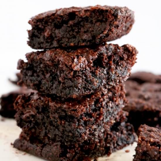 Chewy Paleo Dark Chocolate Brownies