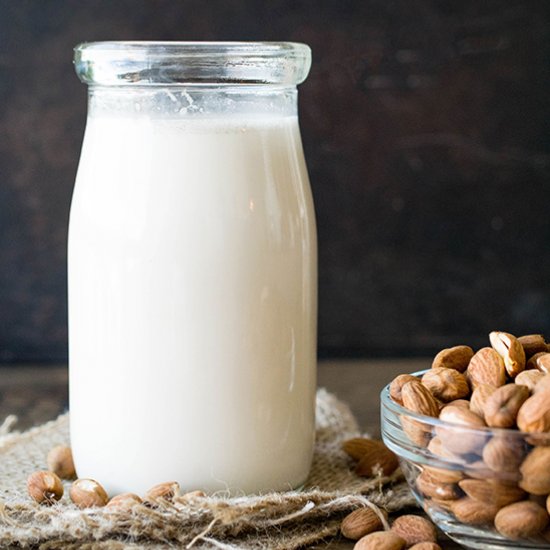 Basic Almond Mylk