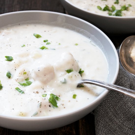 Thick and Creamy Seafood Chowder