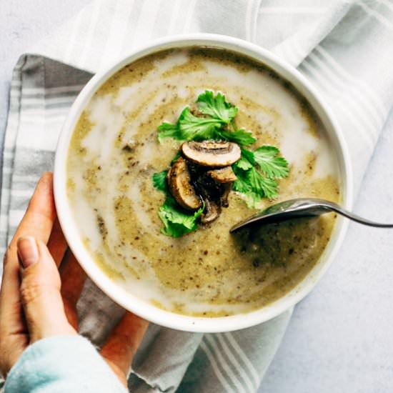 Tasty One Pot Vegan Mushroom Soup