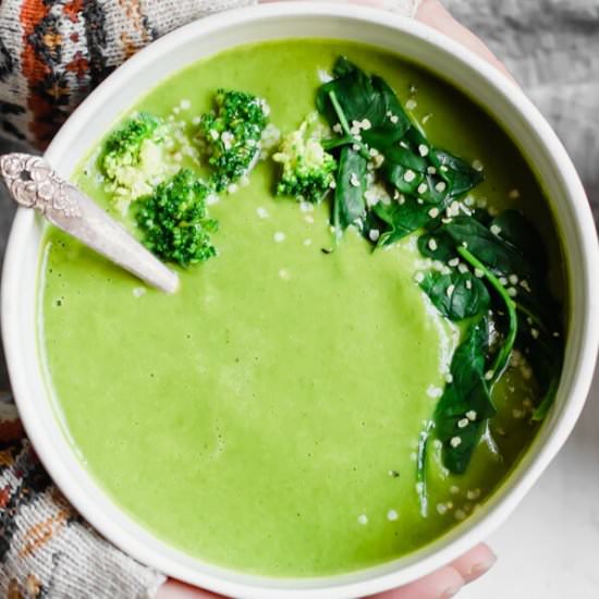 Super Green Detoxifying Broccoli Soup