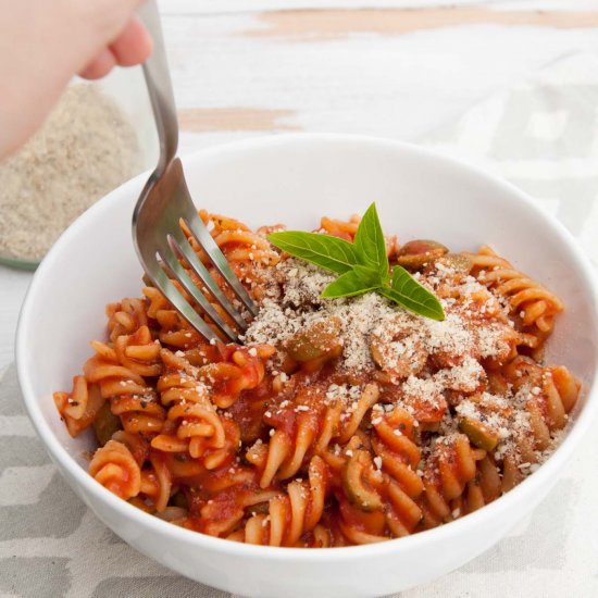 Easy Tomato Olive Pasta (vegan)