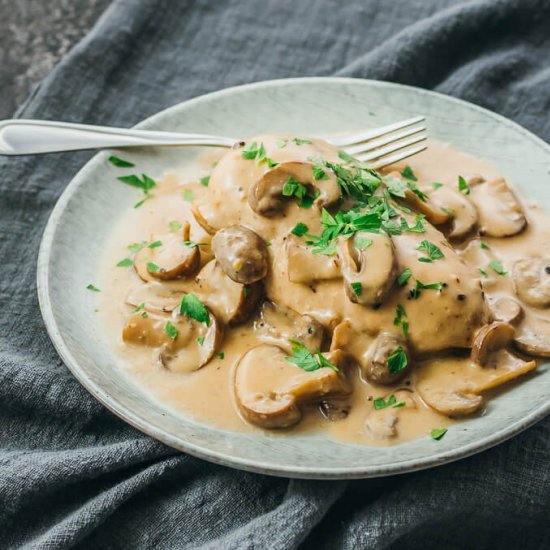 Chicken with mushroom gravy