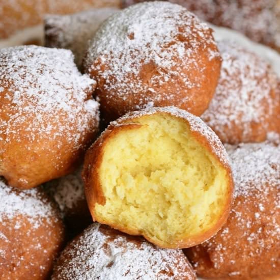 Easy Ricotta Doughnuts