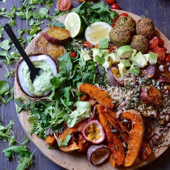 Buddha bowl harvest board