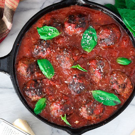 Skillet Meatballs with Tomato Sauce