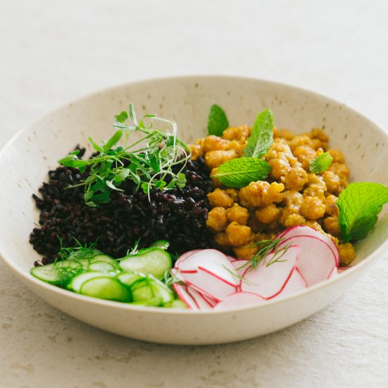 Curry Chickpea Buddha Bowl