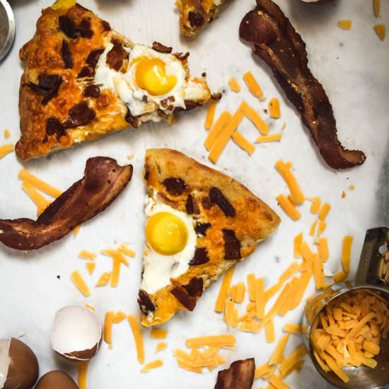 Cheesy Bacon Eggs & Gravy Breakfast