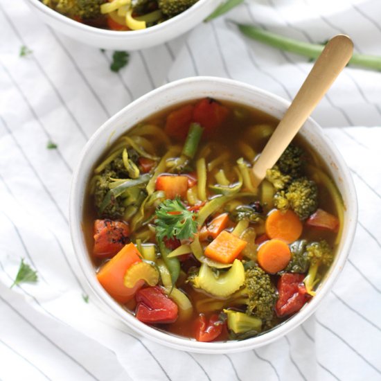 30 minute detox soup with zoodles!