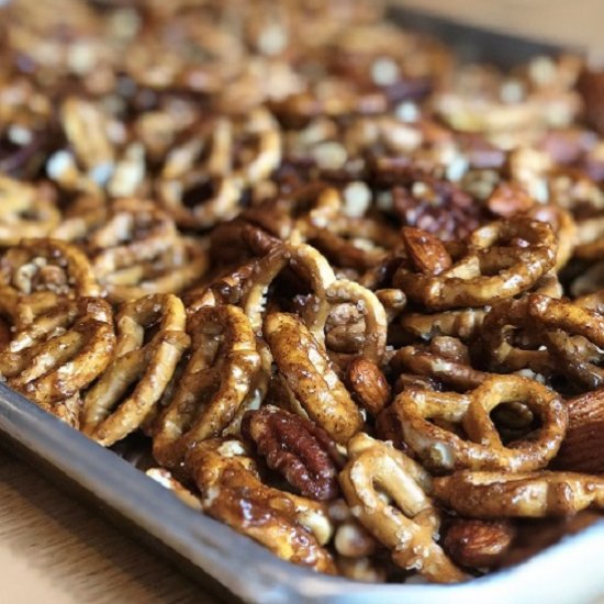 Spicy Sweet Snack Mix