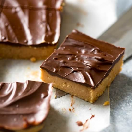 PEANUT BUTTER CHOCOLATE BARS