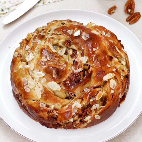 Cinnamon, Pecans and Apple Challah