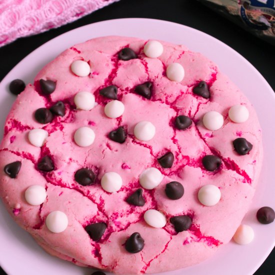 Giant strawberry cookie