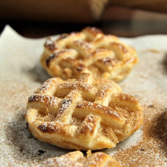 Mini apple pie cookies