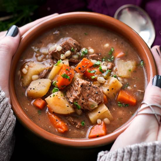 Slow Cooker Beef Barley Soup