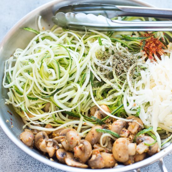 GARLIC PARMESAN MUSHROOM ZOODLES