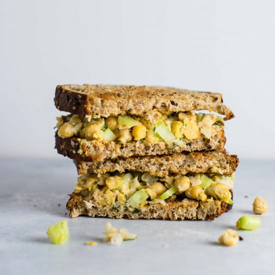 Smashed Chickpea Salad Sandwich