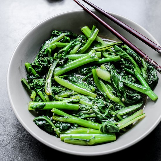 Stir-Fried Choy Sum With Garlic