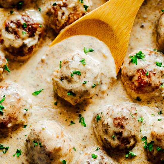 Chicken Meatballs in Mushroom Sauce