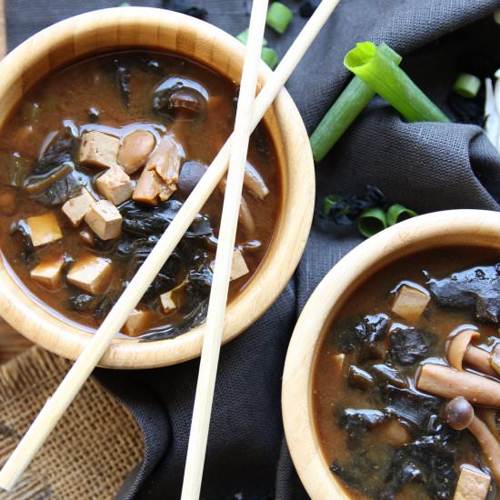 Easy Vegan Miso Soup