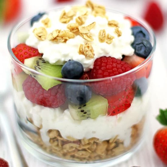 Breakfast Cottage Cheese Fruit Granola Parfait