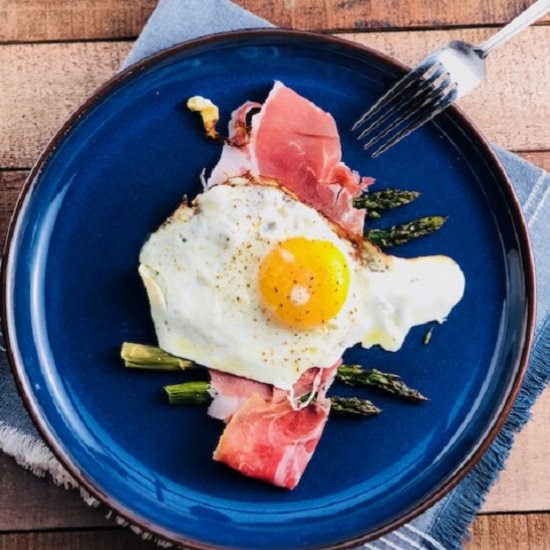 Fried Egg, Asparagus and Prosciutto