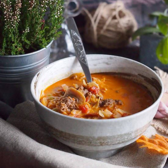 Cabbage soup with meat and mushroom