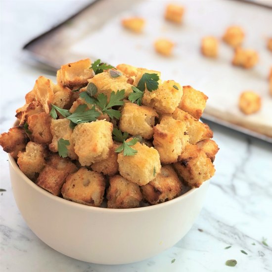 Crunchy Garlic Bread Bites