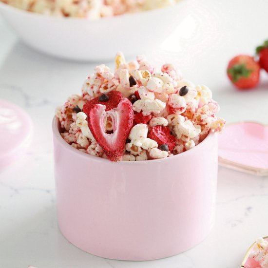 Chocolate Strawberry Popcorn