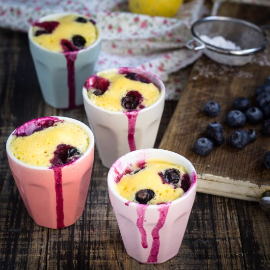 Blueberries mug cake