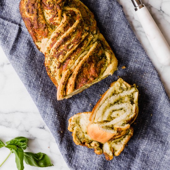 cheesy pesto bread