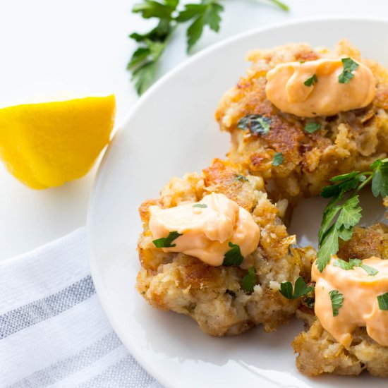 Fish Cakes w/ Sriracha Aioli Sauce